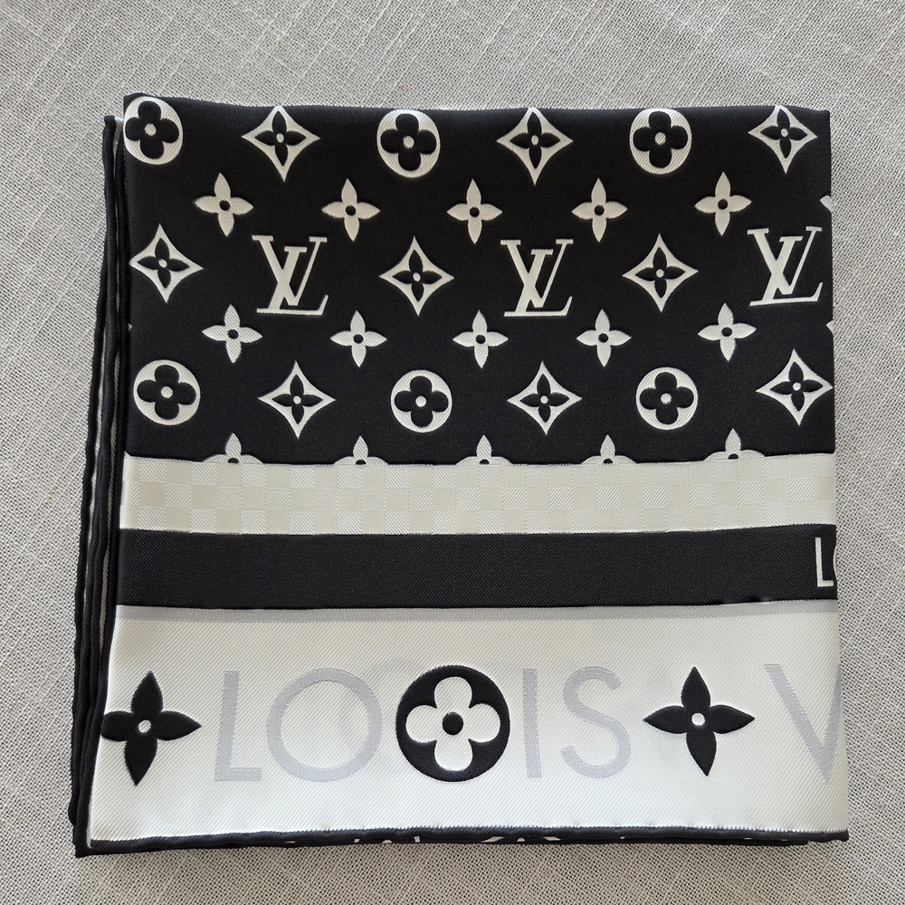 Louis Vuitton Black and White Scarf - Picture 2 of 7